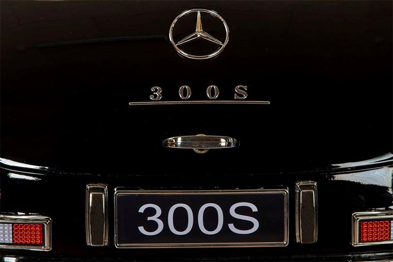 Azeno Mercedes 300S Black Painting Svart Elbil för barn bild på bakdel